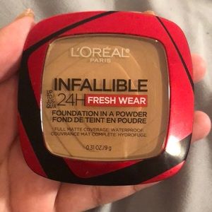 infallible 24hr freshwear powder foundation